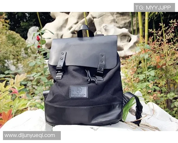 足球明星选择背包的时尚指南与实用推荐解析