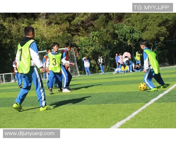 再回隆回与足球明星的亲密合影重温激情岁月与梦想追逐