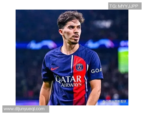 足球明星中的中场大师们如何改变比赛格局与战术风云